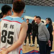 包含广厦男篮防线松动备战意甲密尔沃基雄鹿外线爆发备战欧超杯，这操作让人直呼：赛后浙江稠州调整名单以备意大利杯的词条